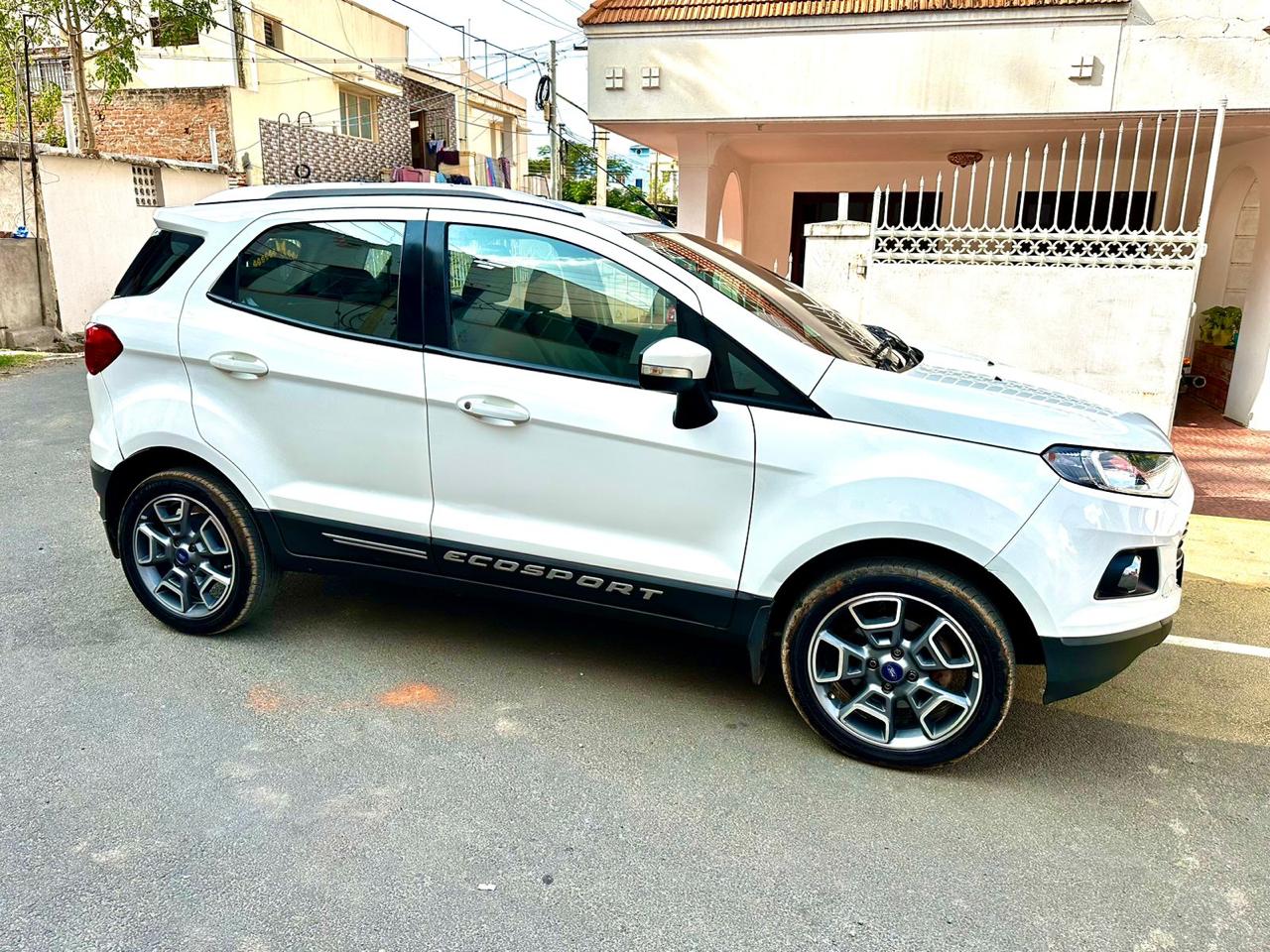 Used 2014 Ford EcoSport for Sale - Only 85,000 km! Only ₹5.55 lakhs